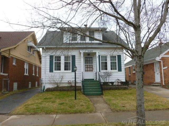 1429 Beaconsfield Ave, Grosse Pointe Park, MI 48230 - photo 1