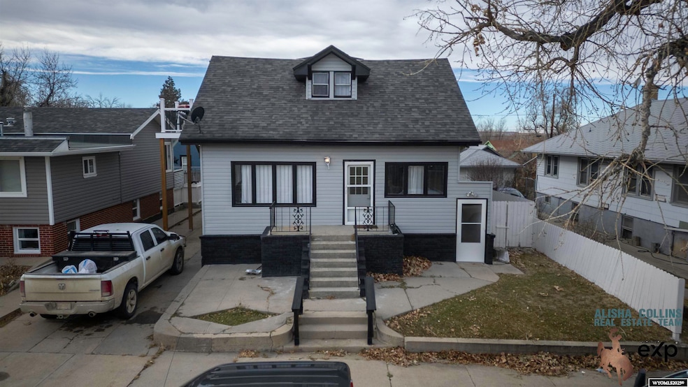 1236 S Chestnut St, Casper, WY 82601 - photo 1