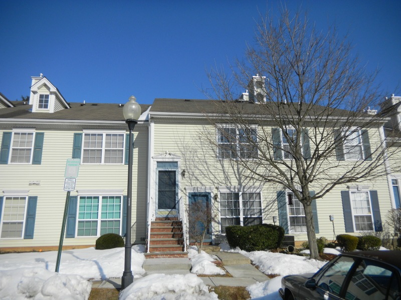 205 Columbus Dr unit B2, Franklin Park, NJ 08823 - photo 1