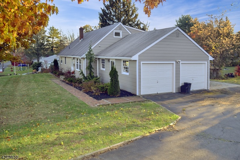 72 Flower Ave, Washington, NJ 07882 - photo 1