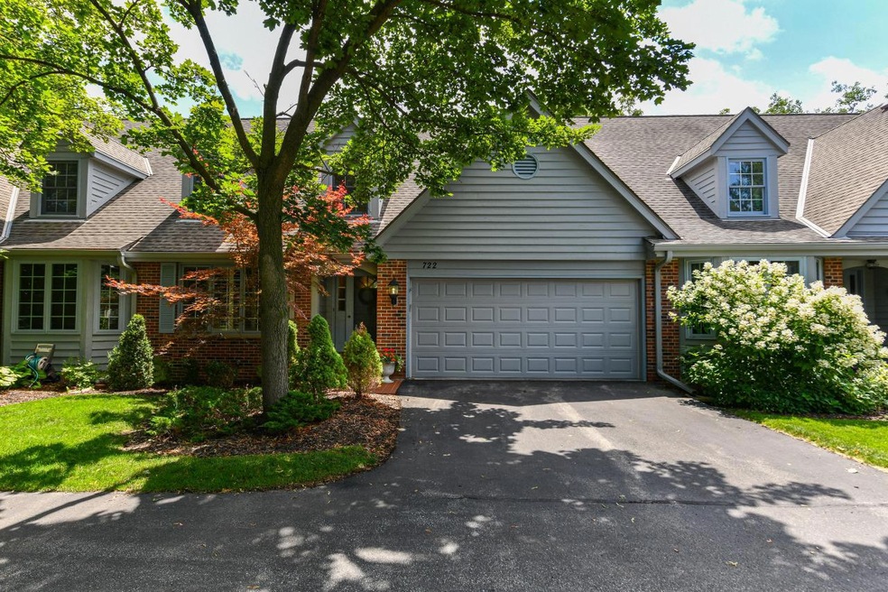 Beautiful 2304 sq ft Condo