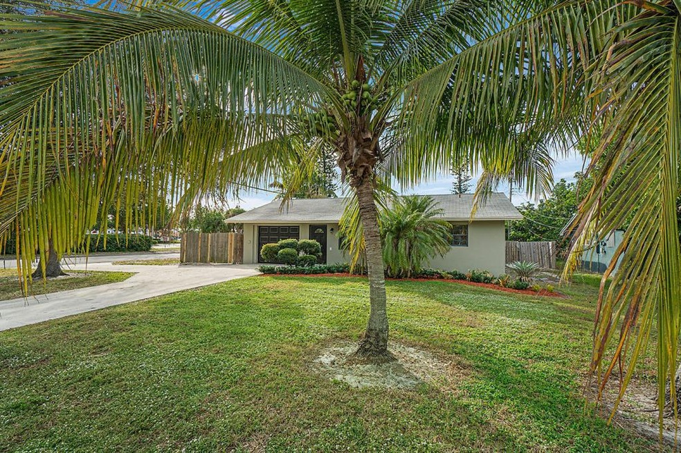 6929 Massachusetts Dr, Lake Worth, FL 33462 - photo 1