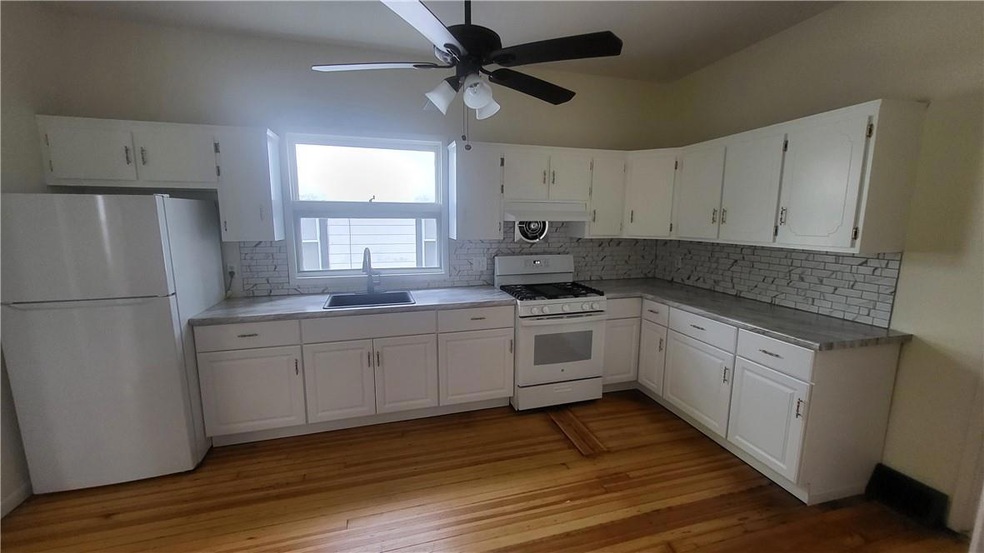 20 Manitou Ave unit 1, Poughkeepsie, NY 12603 - photo 1