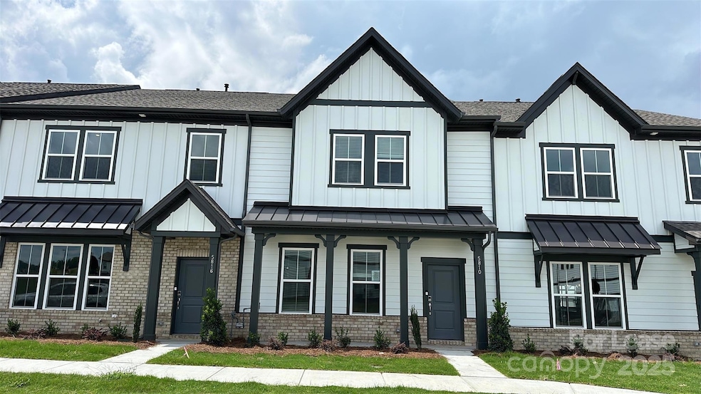 5810 Coulee Ln, Charlotte, NC 28215 - photo 1