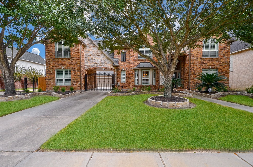 Welcome to 13902 Greenwood Manor Drive