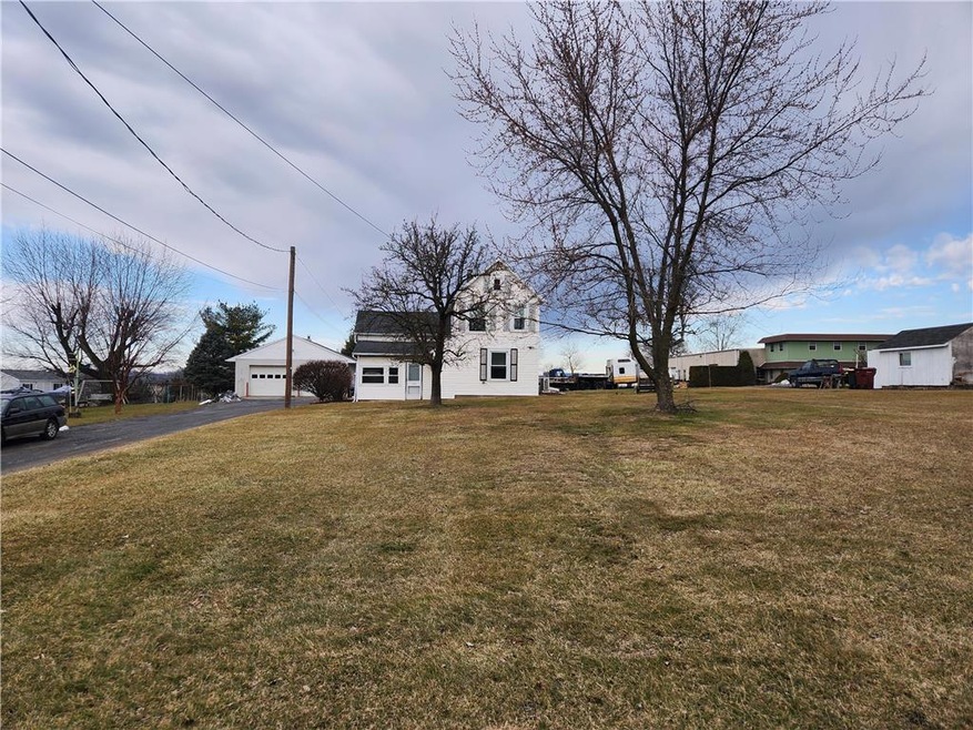 5166 Springmill Rd, Whitehall, PA 18052 - photo 1