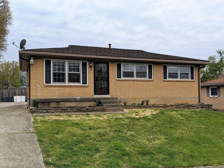 9206 Lantana Dr, Louisville, KY 40229 - photo 1