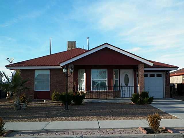 14213 Thayer Pease Ave, Horizon City, TX 79928 - photo 1