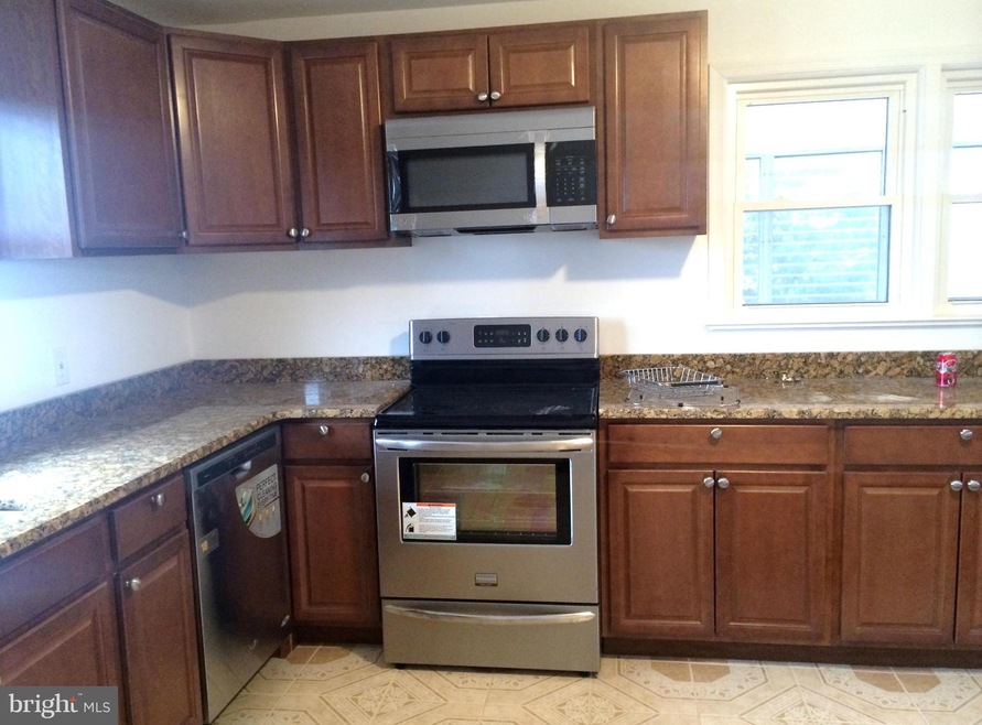 9712 Woodberry St, Lanham, MD 20706 - photo 1