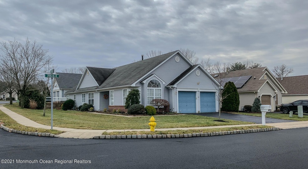 2517 Spring Hill Dr, Toms River, NJ 08755 - photo 1