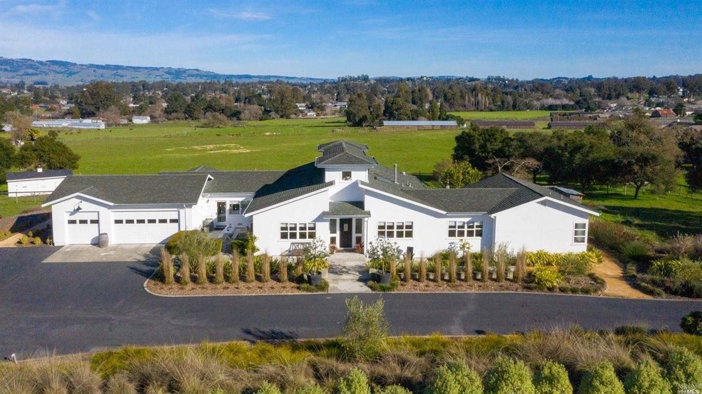 126 Shelina Vista Ln, Petaluma, CA 94952 - photo 1