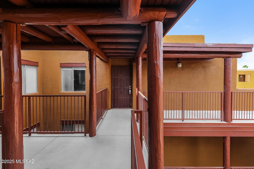1810 E Blacklidge Dr unit 417, Tucson, AZ 85719 - photo 1