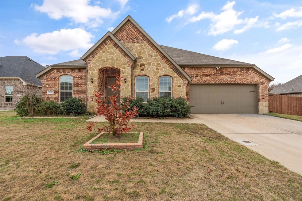 1521 Grassy Meadows Dr, Joshua, TX 76058 - photo 1