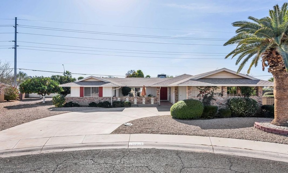 10619 W Caron Dr-large-001-4-Front Exter