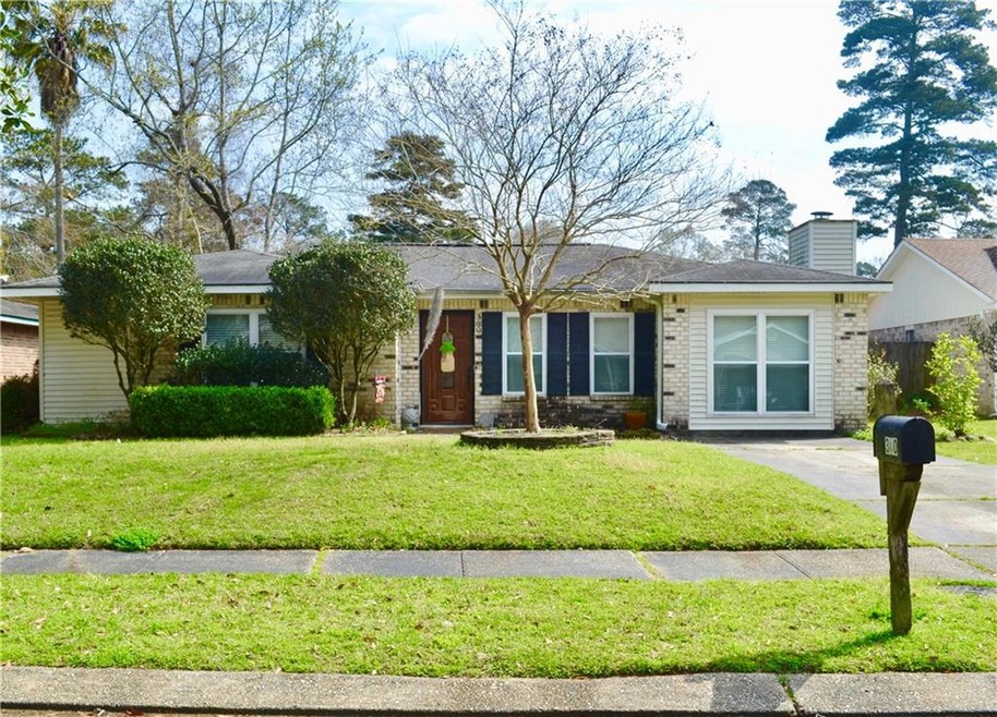 Welcome to 360 Forest Loop Dr, just off of Hwy 22,