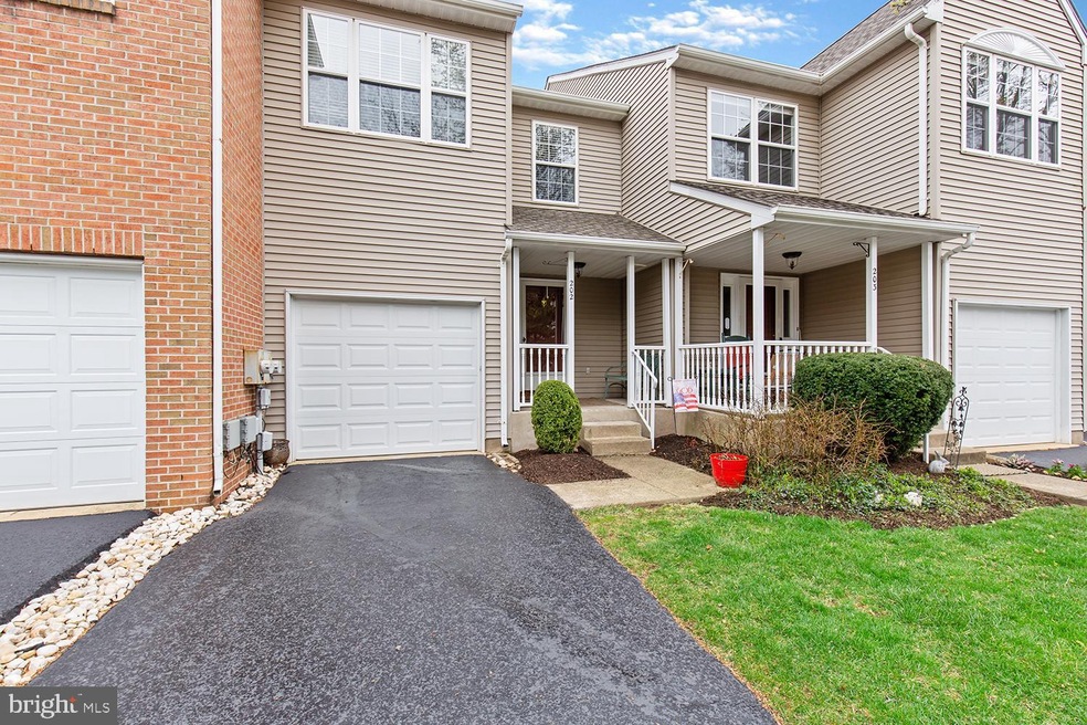 202 Victoria Ct unit 151, Doylestown, PA 18901 - photo 1