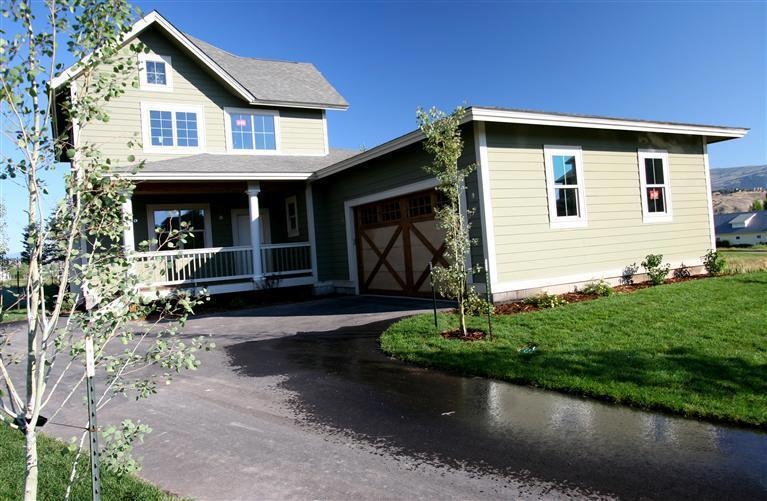 WELCOME TO 205 PALMER LOOP!