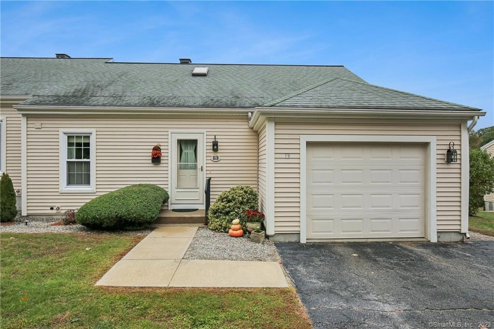 13 Cornfield Point unit 13, Woodstock, CT 06281 - photo 1