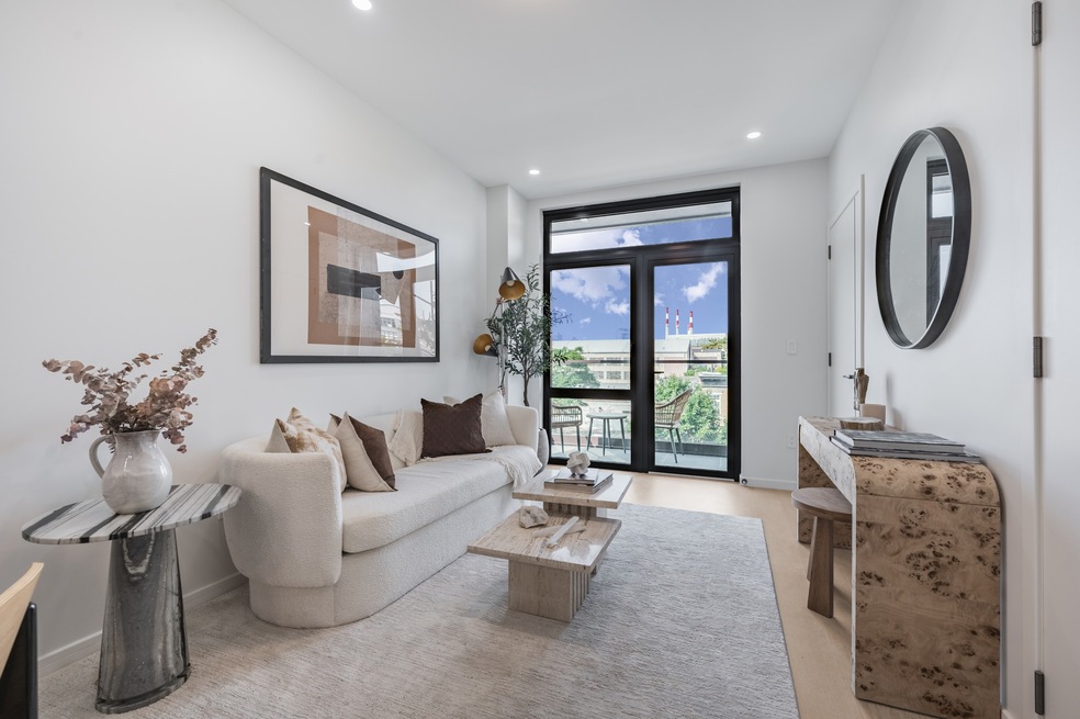 11-52 44th Dr unit 5-C, Long Island City, NY 11101 - photo 1