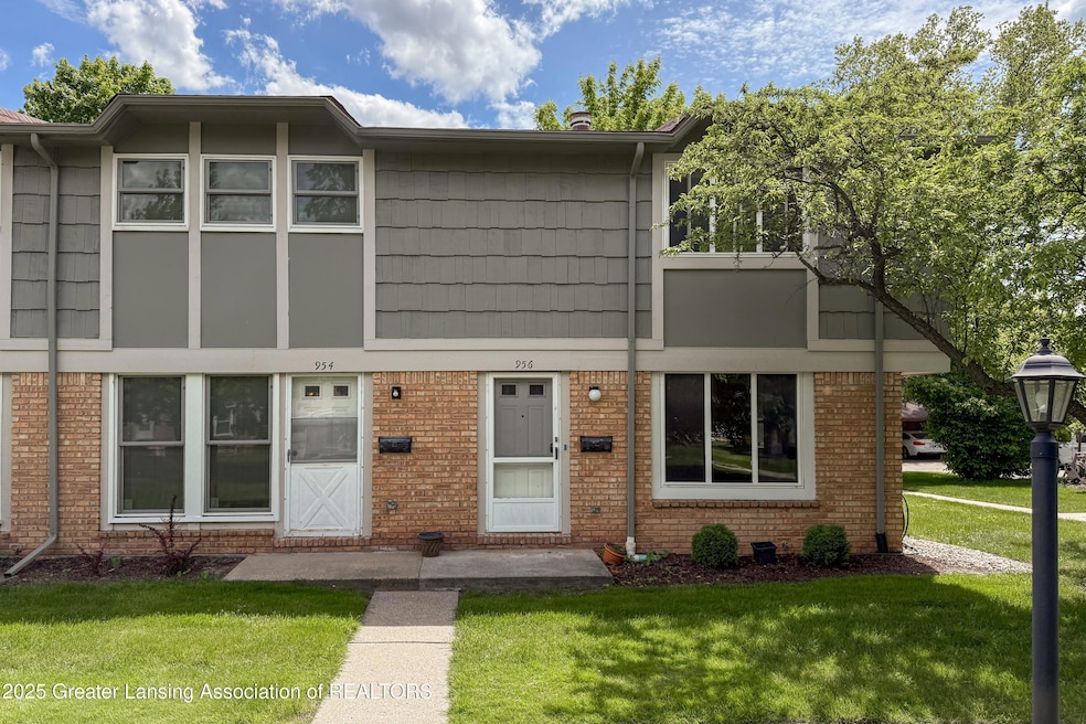 956 Trafalger St MLS-2