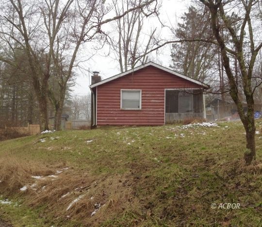 Small Cabin at Burr Oak Lake!