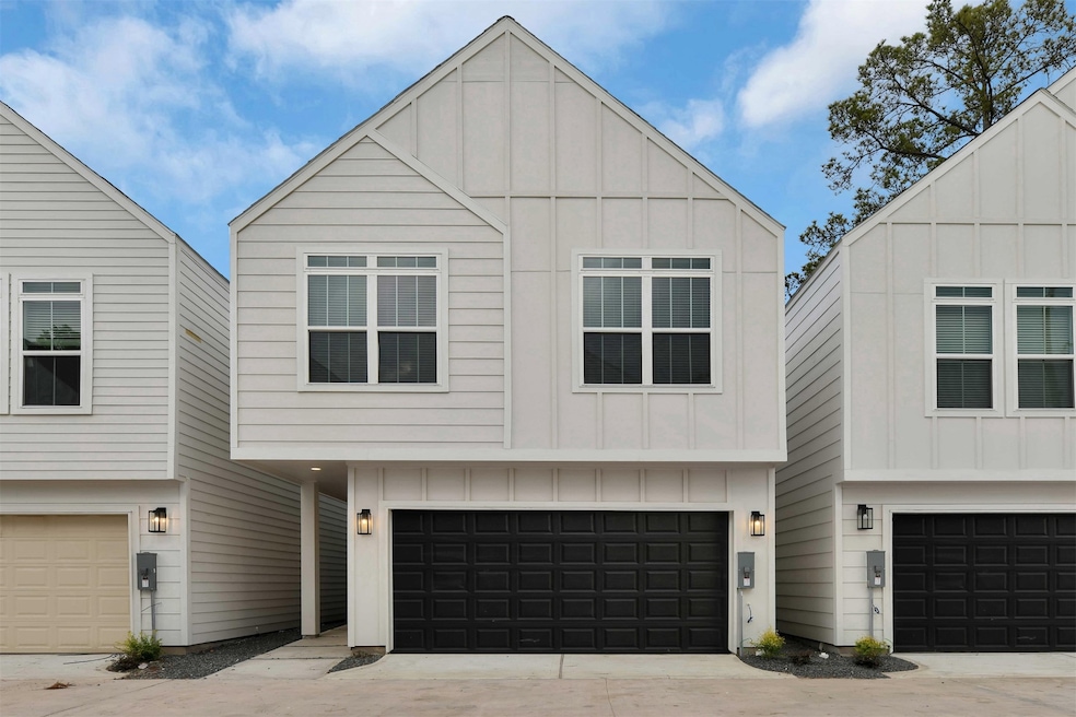 5726 White Magnolia St, Houston, TX 77091 - photo 1