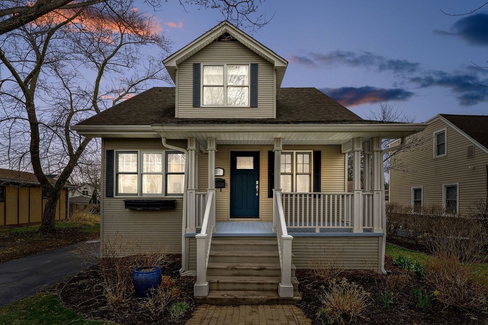 317 N Oak St, Elmhurst, IL 60126 - photo 1