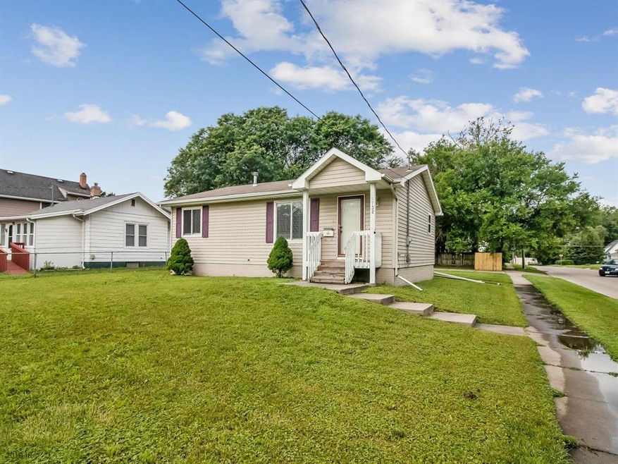 1732 E 23rd St, Des Moines, IA 50317 - photo 1