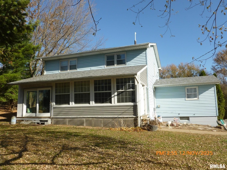 5311 N Fairmount St, Davenport, IA 52806 - photo 1