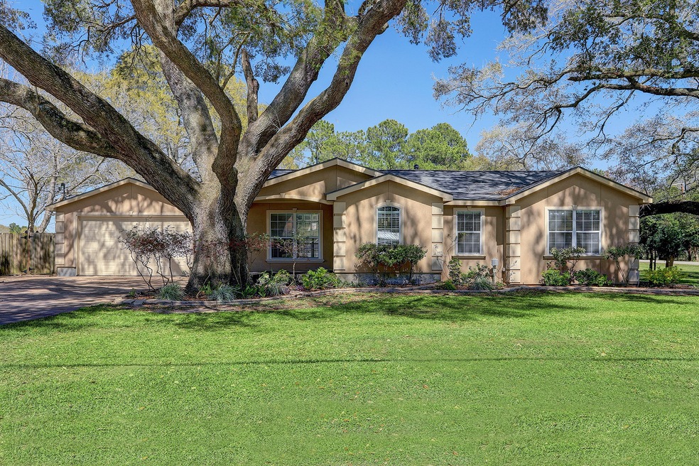 2964 County Road 145, Alvin, TX 77511 - photo 1