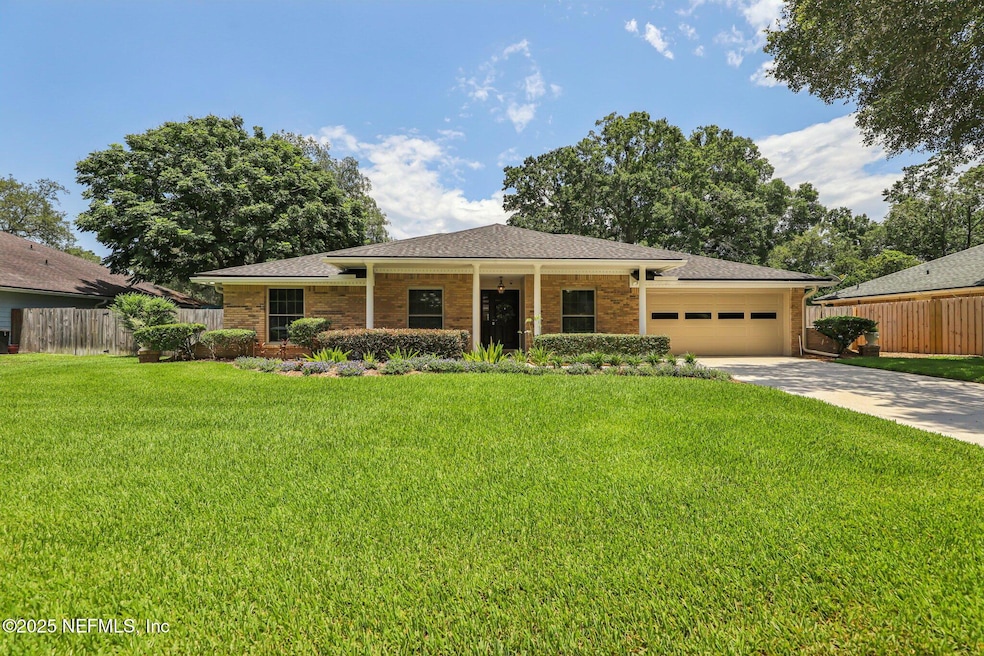 12137 Dividing Oaks Trail E.