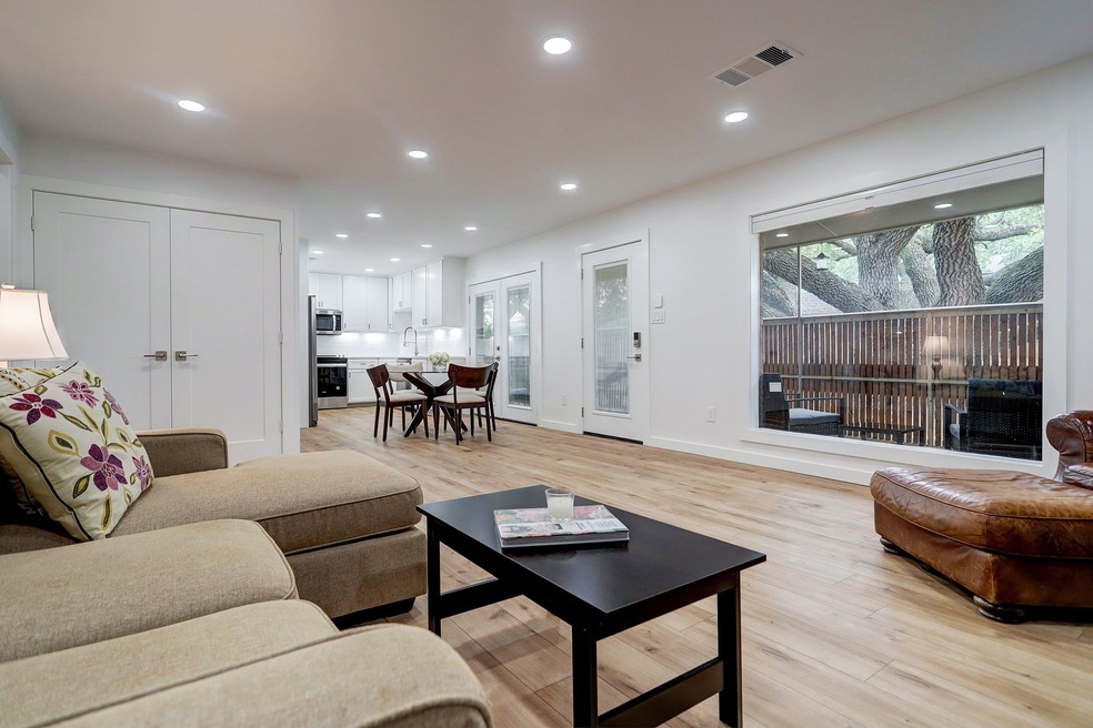 3924 W Alabama St unit 2, Houston, TX 77027 - photo 1