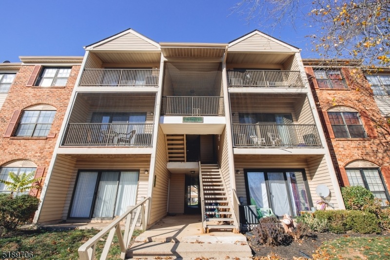 400 Lancaster Ct, Piscataway, NJ 08854 - photo 1