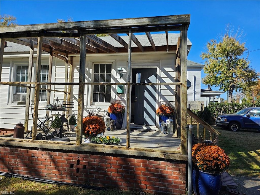 Pergola aka Open Side Porch w/Metal Roof!