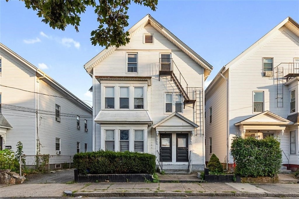 92 Centre St unit 3, Pawtucket, RI 02860 - photo 1