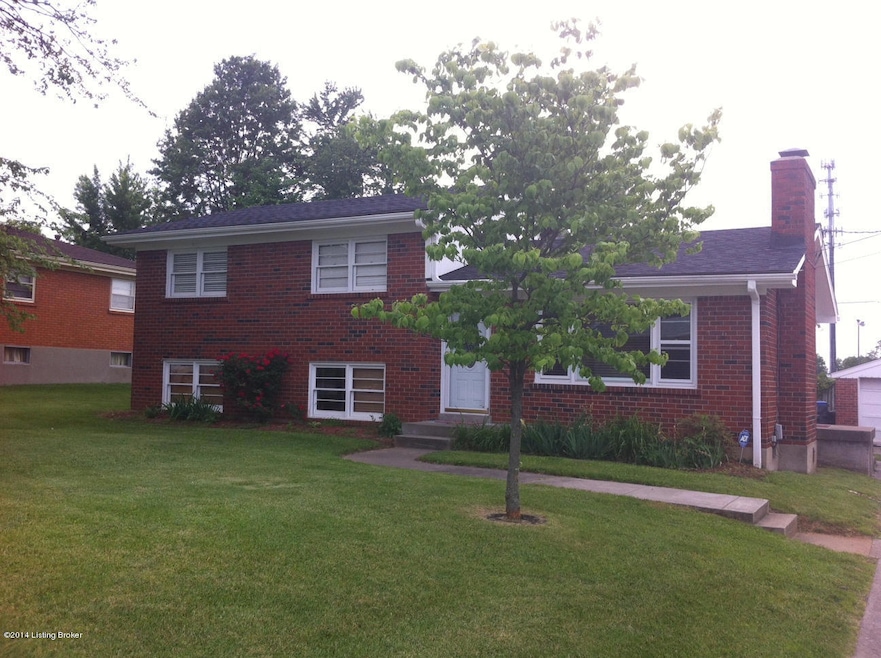 7702 Donegal Dr, Louisville, KY 40219 - photo 1