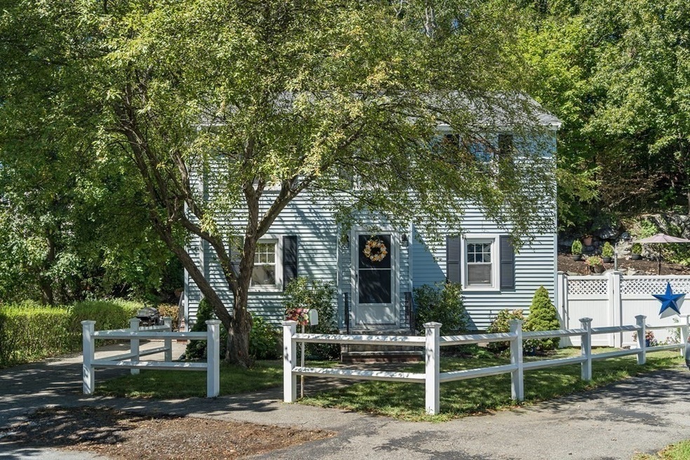 10 Westmoor Cir, West Roxbury, MA 02132 - photo 1