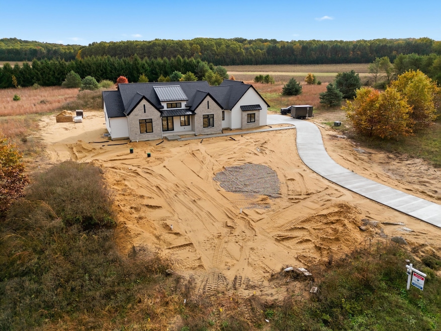 61121 Airpark Ln, Mattawan, MI 49071 - photo 1