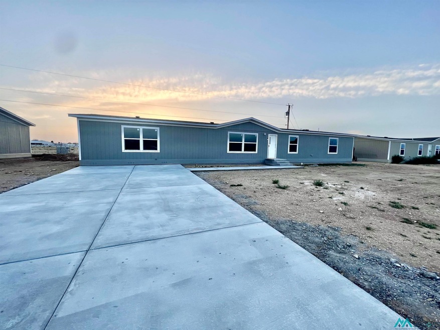 4209 Mimosa St, Carlsbad, NM 88220 - photo 1