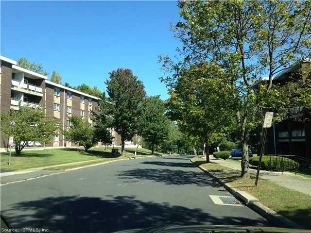 80 Claudia Dr unit 462, West Haven, CT 06516 - photo 1