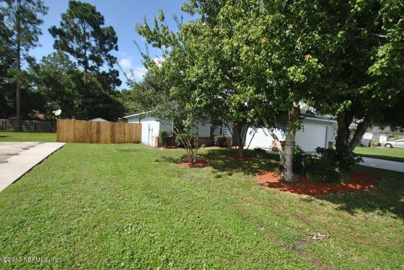 7839 Hunters Lake Cir S, Jacksonville, FL 32210 - photo 1