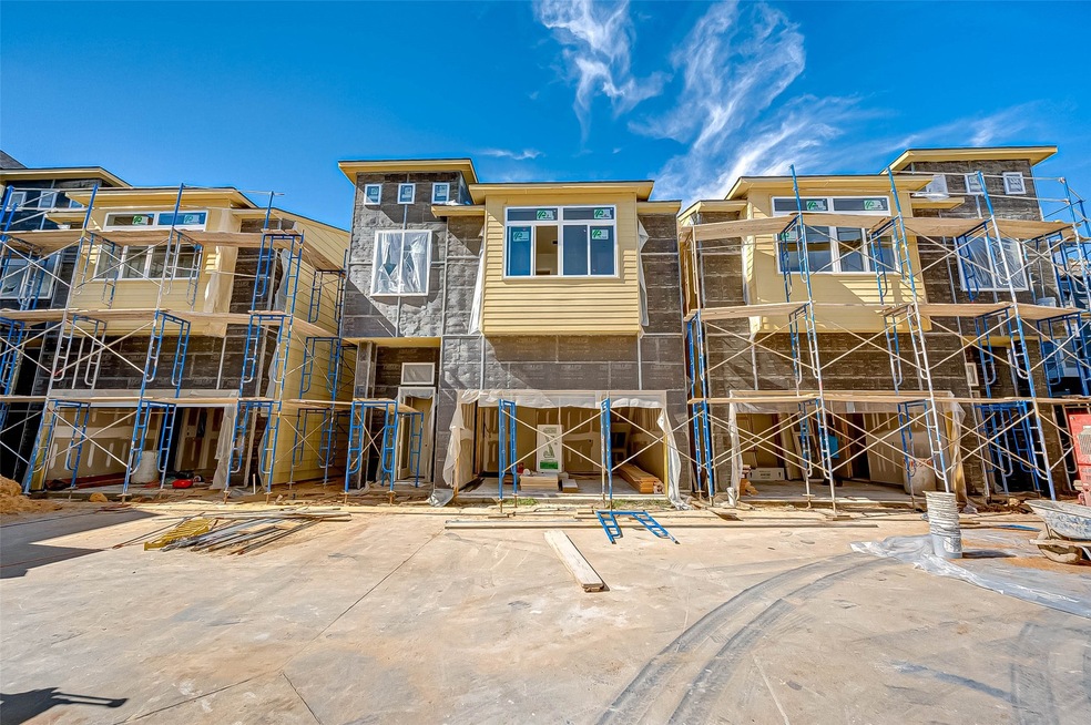 8922 Spring Knoll Forest Dr, Houston, TX 77080 - photo 1