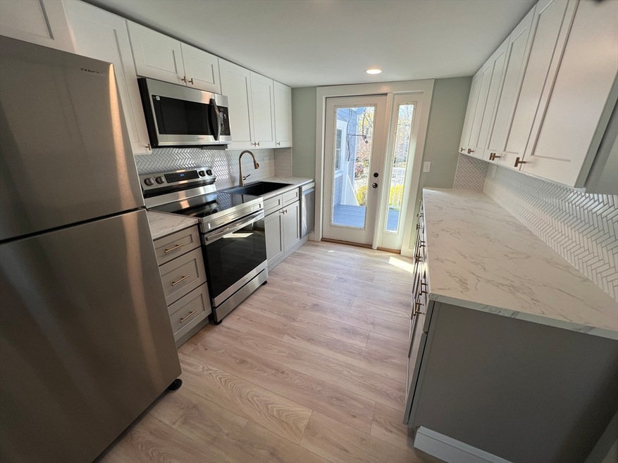 93 Ripley C-12 Rd unit 2, Cohasset, MA 02025 - photo 1