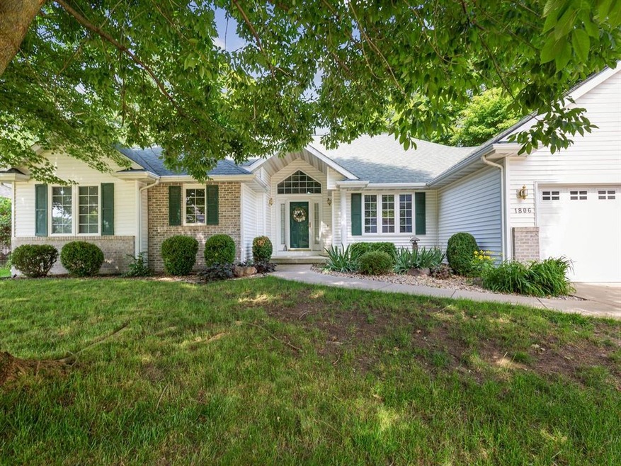 Front view of this 4 bedroom 3 bath 3 car garage.