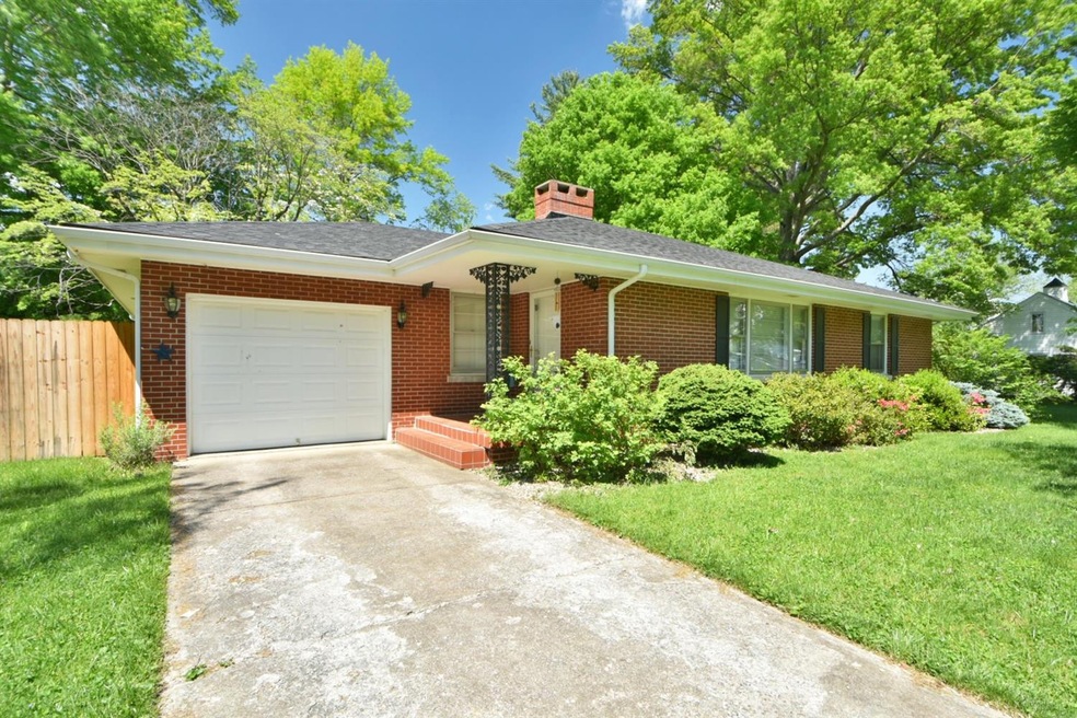 109 Bob o Link Dr, Berea, KY 40403 - photo 1