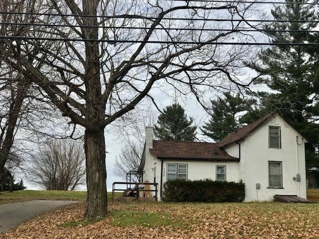 132 East St, Potosi, WI 53820 - photo 1