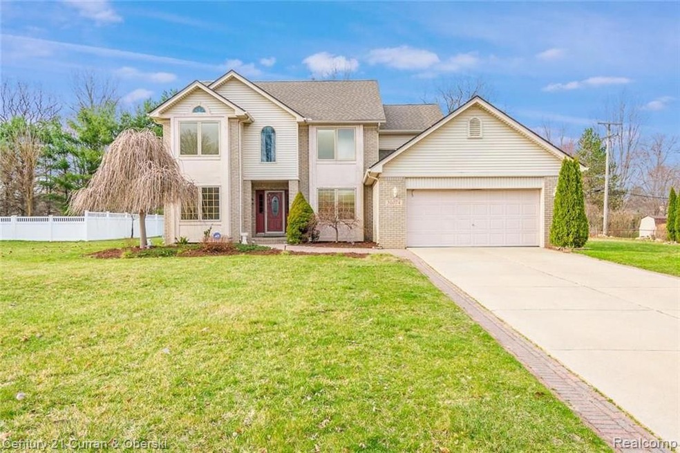 31074 Lyndon Street-1.jpg