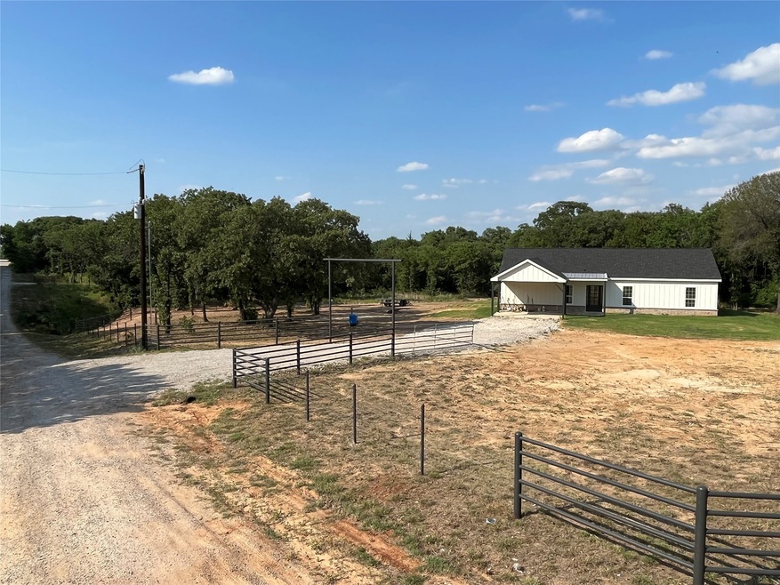 167 Private Road 4624, Boyd, TX 76023 - photo 1