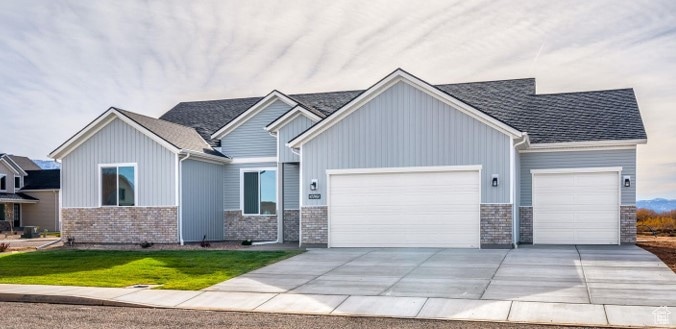 For Sale $609,999 • Co-Listing Agent