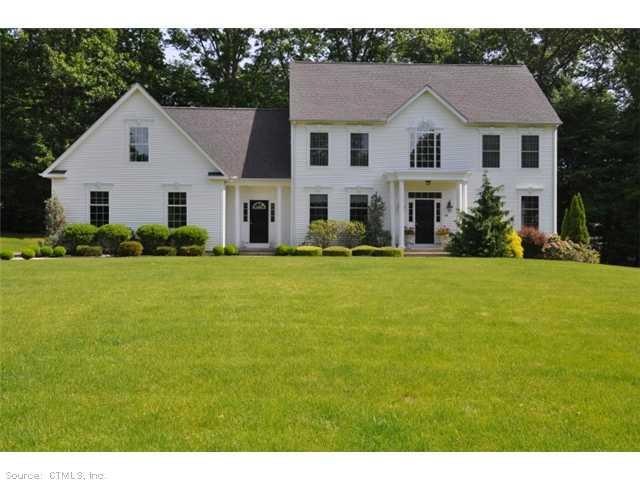 812 Bardon Ct, Cheshire, CT 06410 - photo 1